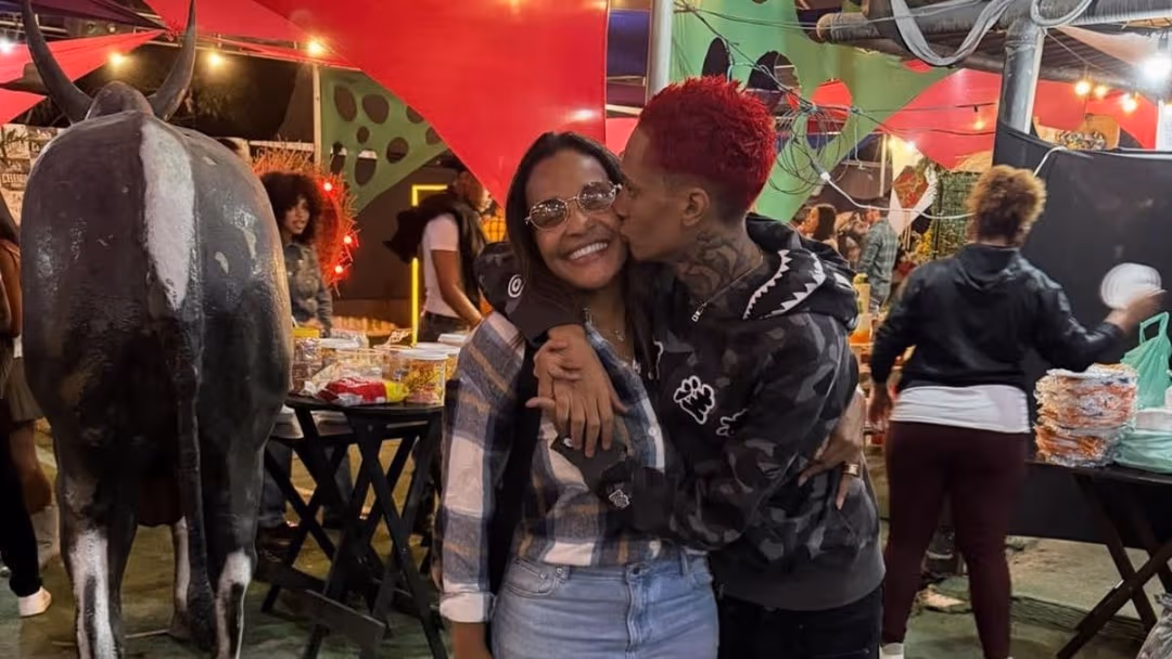 MC Oruam com sua mãe, Márcia Gama Nepomuceno
